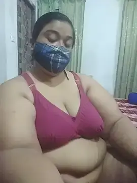Momo_loves  live sex cam