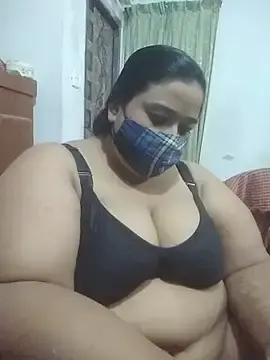 Momo_loves  live sex cam