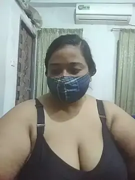 Momo_loves  live sex cam