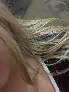 Ninfetinhagata  live sex cam