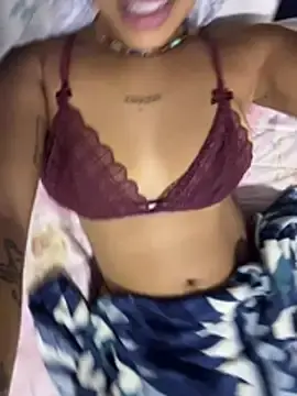 Elleberg  live sex cam