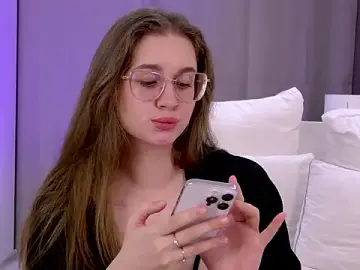 EllieHayes  live sex cam