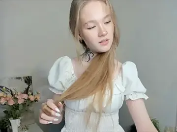 MaireLanda  live sex cam