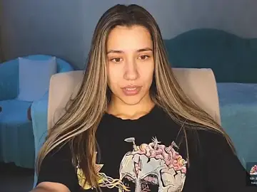 Hot_ass_18  live sex cam