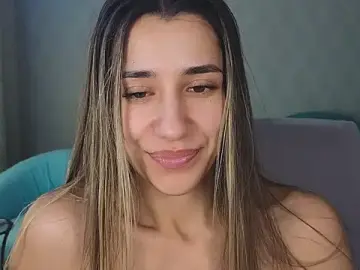 Hot_ass_18  live sex cam