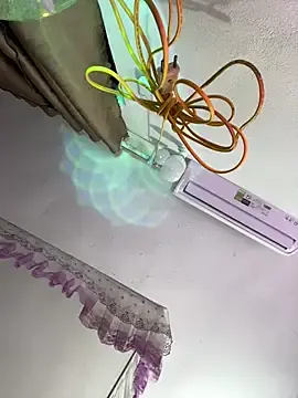 Emily_99  live sex cam