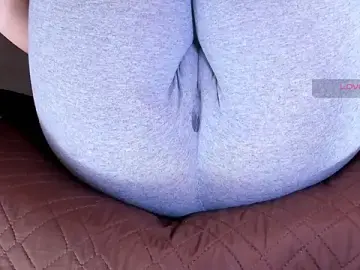 Cameltoe_squirt_inPants  live sex cam