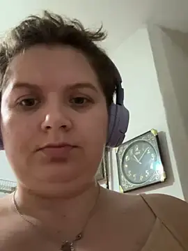 Nenssy555  live sex cam