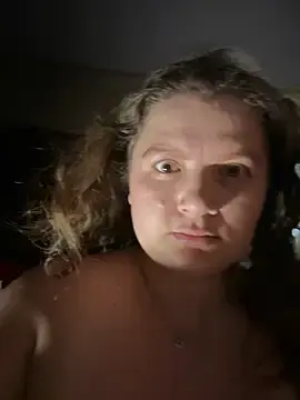 Nenssy555  live sex cam