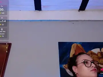Esmeraldahills  live sex cam