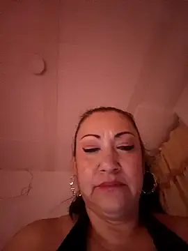 Ivanna22  live sex cam