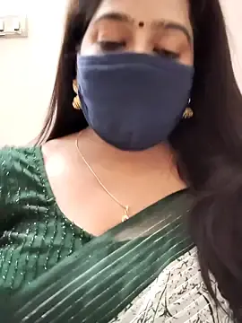 Saritha29  live sex cam
