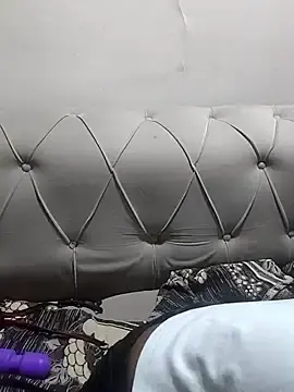 Bold_beautyxx  live sex cam