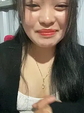 Julia-Elsa  live sex cam