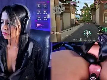 LuciaReid  live sex cam