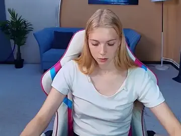 Lightshynes  live sex cam