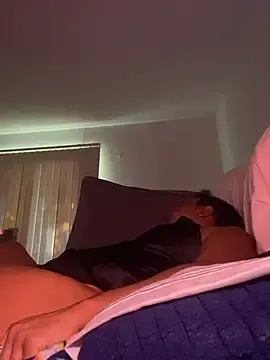 Reecieofficial  live sex cam