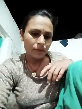 Cuty_priti  live sex cam