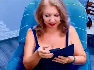 Hornystepmom29  live sex cam
