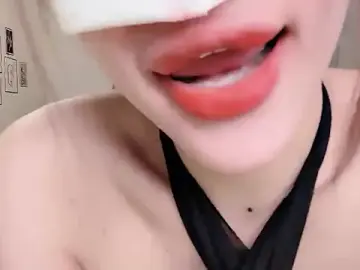 MaiLiiil  live sex cam