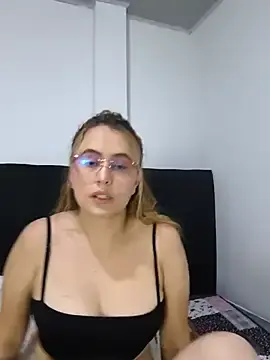 Ariasterliing  live sex cam