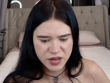 Lorraine_Smith  live sex cam