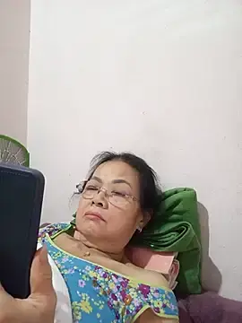 Hotestlove  live sex cam