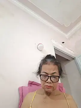 Hotestlove  live sex cam