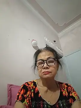 Hotestlove  live sex cam