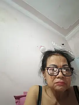 Hotestlove  live sex cam