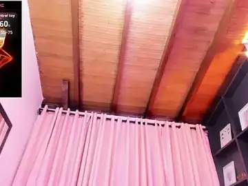 Kittymoretti  live sex cam