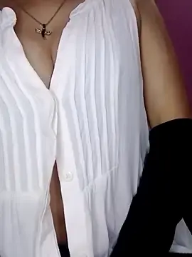 L_ucy1  live sex cam