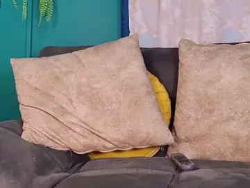 Layla_17  live sex cam