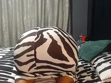 SEXYHUGEASS21  live sex cam