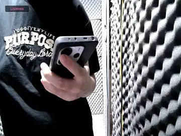 Shiny_68  live sex cam