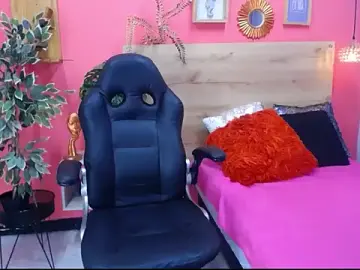 Analyasmit  live sex cam
