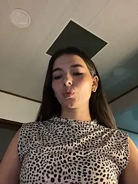Coralinee_01  live sex cam