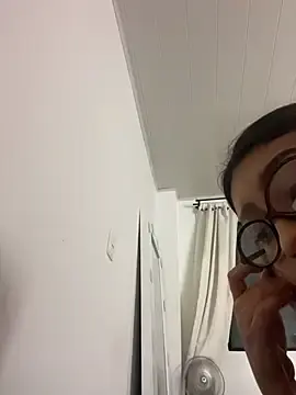 Coralinee_01  live sex cam