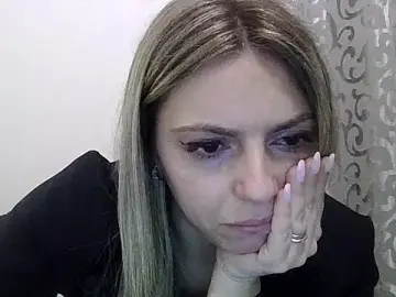 Diavola_bionda  live sex cam