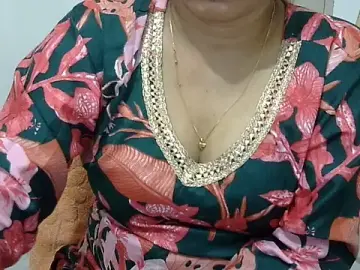 CHAMELI4747  live sex cam