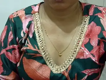 CHAMELI4747  live sex cam