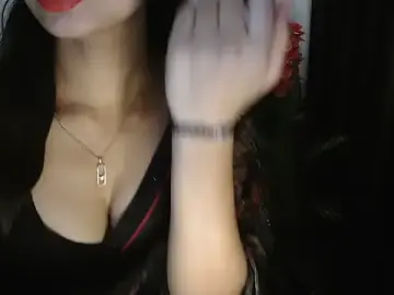 Lusty_catee  live sex cam