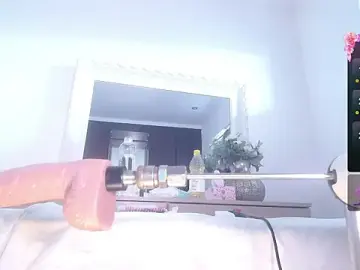 Squirtinurmouth  live sex cam