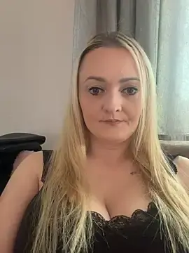 Alex-Blond  live sex cam