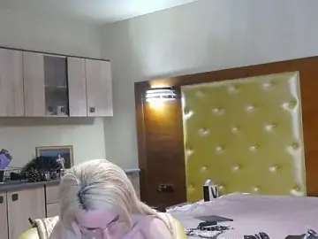 DomCaprisse  live sex cam