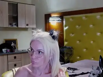 DomCaprisse  live sex cam