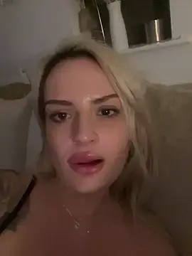 Seductive-SkyeXXX  live sex cam