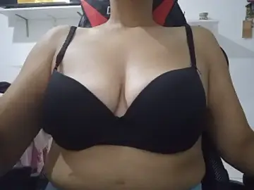 Bruna_bombom  live sex cam
