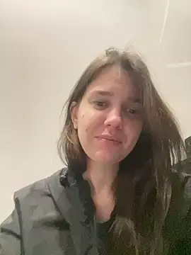 Polyvoli  live sex cam