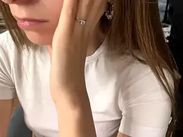 SkinnyForint  live sex cam